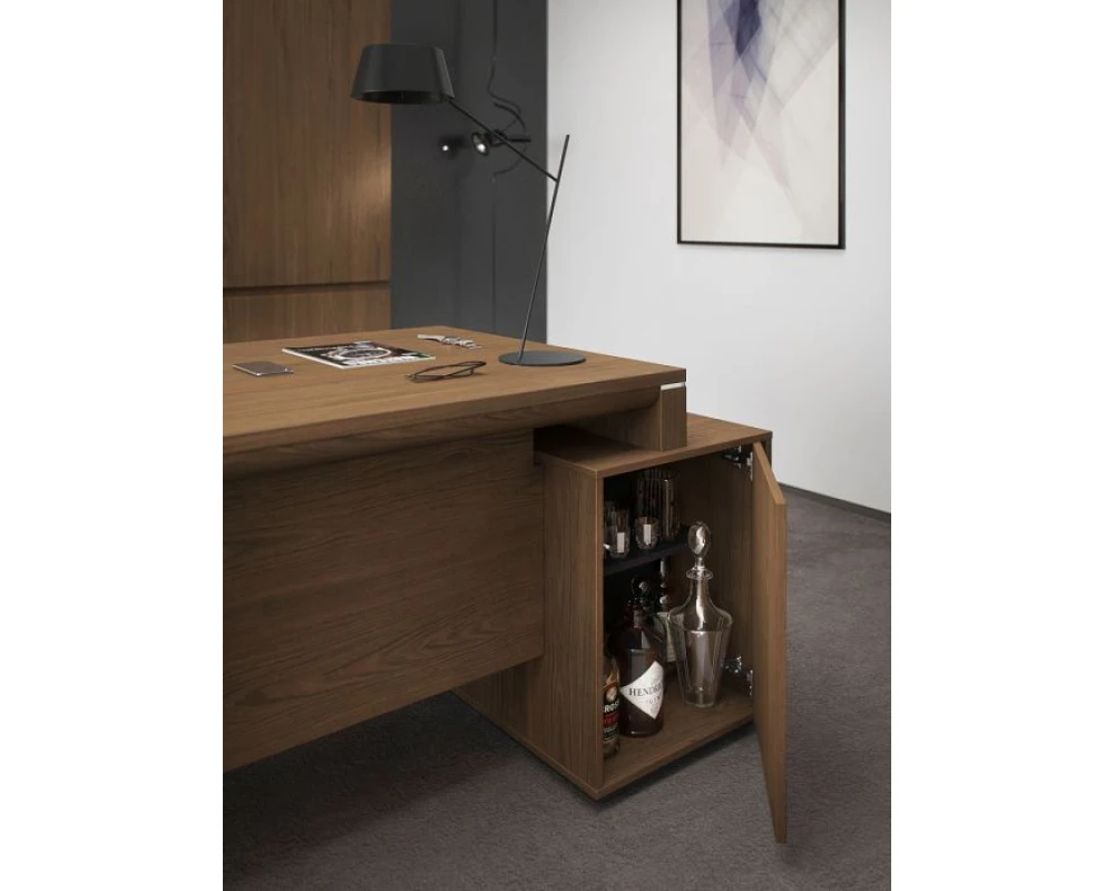 Кабинет руководителя Velar