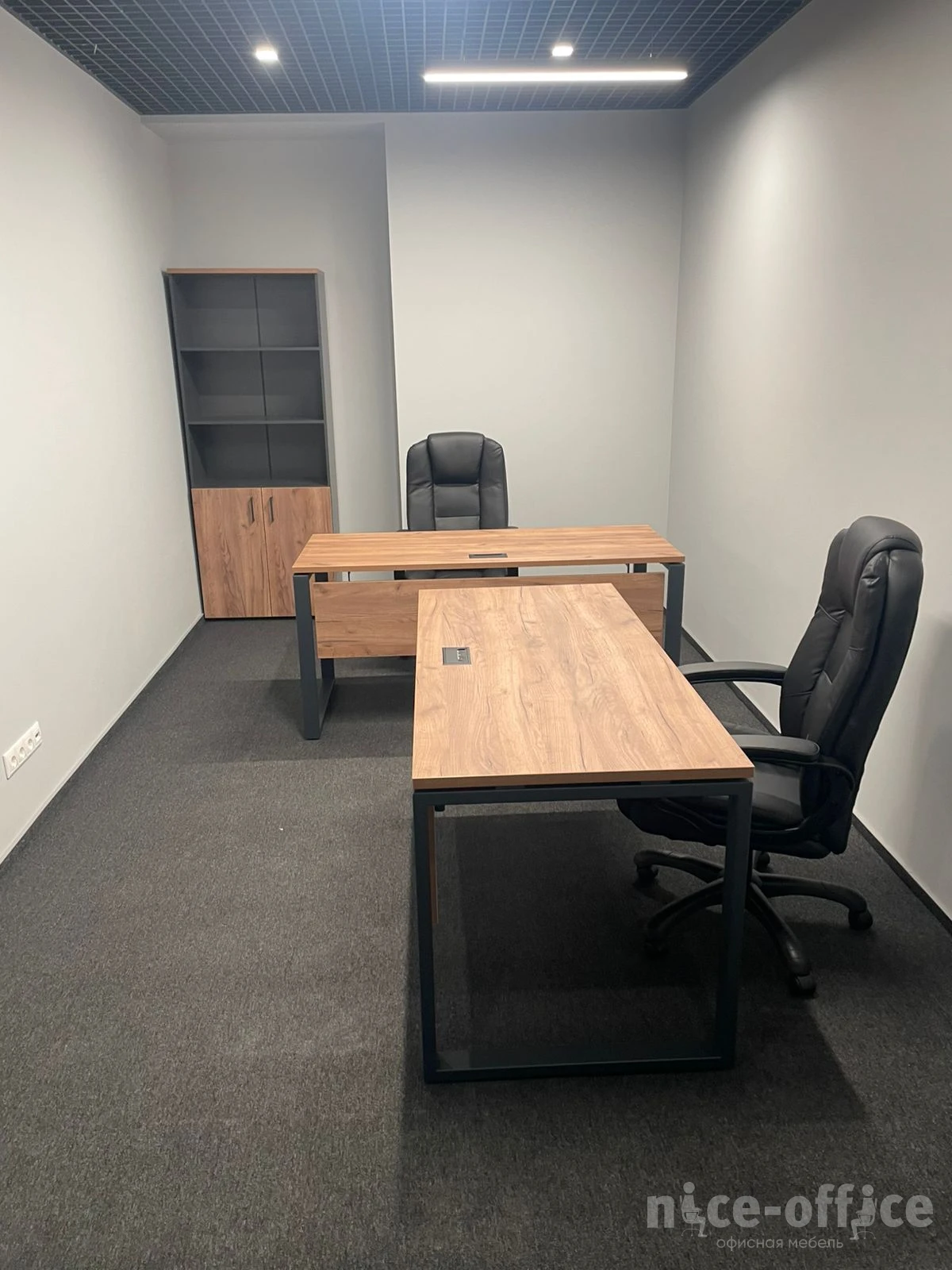 Шкаф высокий широкий полузакрытый 796x400x1982 зад. стенка HDF Style Project фото в интерьере 3