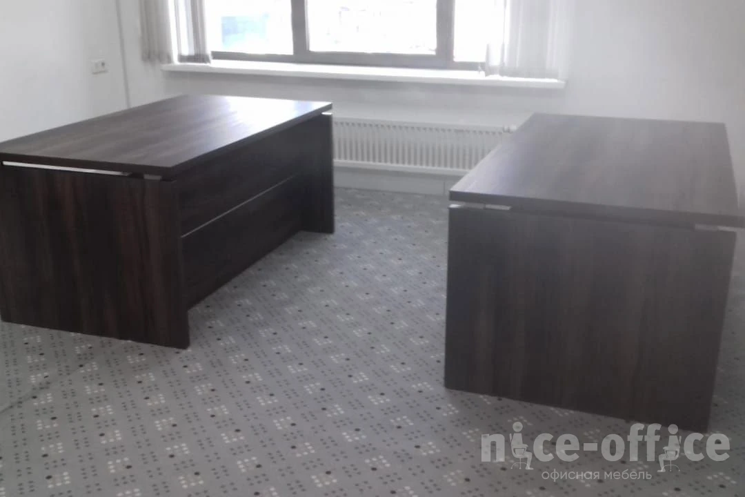 Стол руководителя LT.A-16 1600x900x750 Yalta фото в интерьере 2