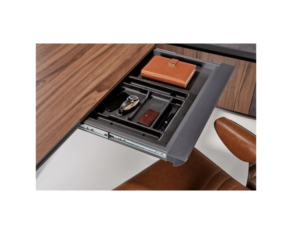 Стол руководителя с опорной тумбой Мажор